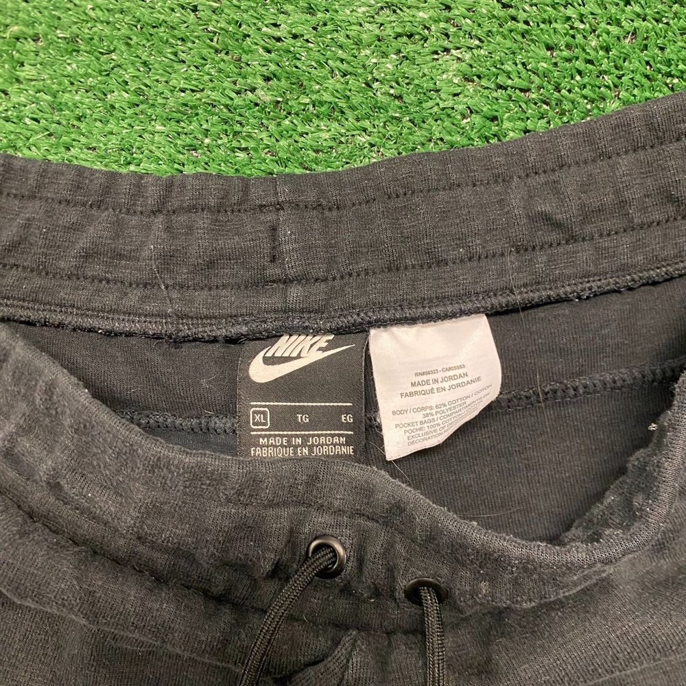 Nike Basic Essential Vintage Sweat Shorts - image 2